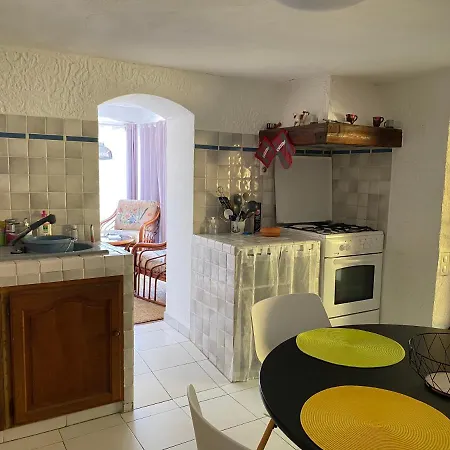 Coquet Bas De Villa